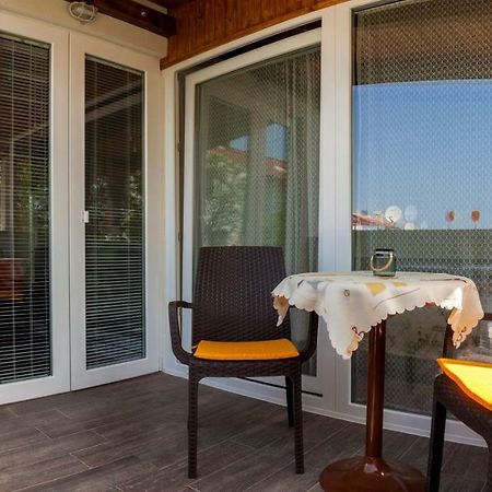 Apartment Hasanec By El-Pi Tours Njivice Exterior photo